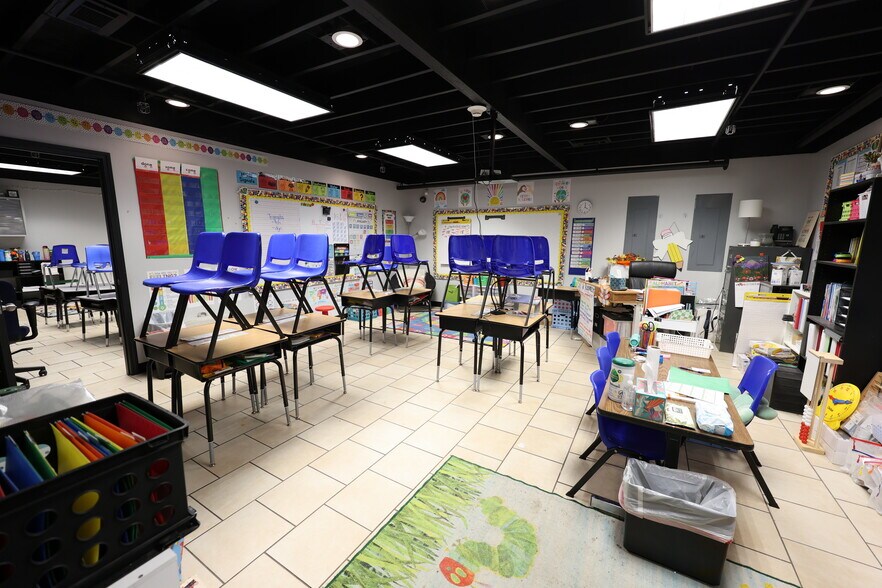 More Photos Of 1122 S 2nd St, Cabot Industrial For Sale