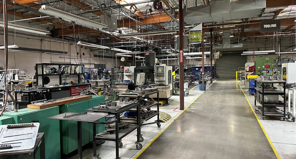 More Photos Of 2842 N Business Park Ave, Fresno Manufacturing For Sale