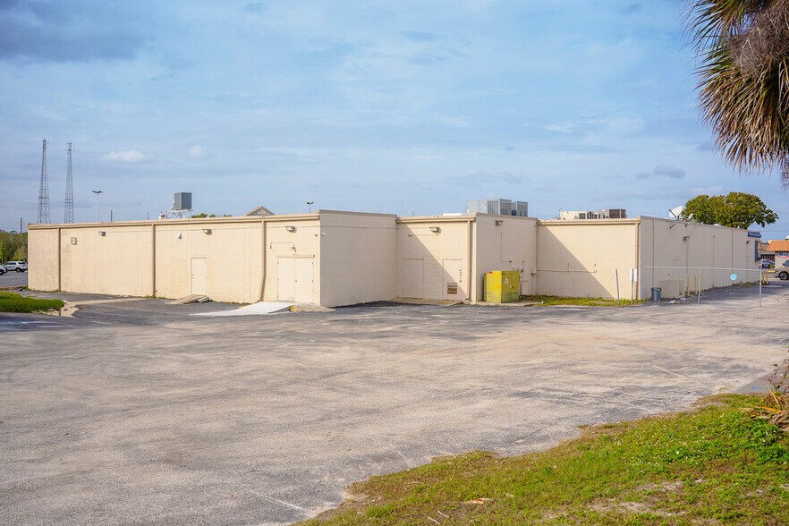 More Photos Of 5300 Silver Star Rd, Orlando Freestanding For Lease