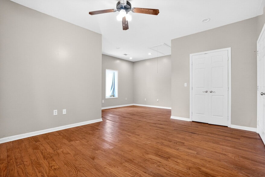 More Photos Of 1049 County Road 539, Valley Flex For Sale