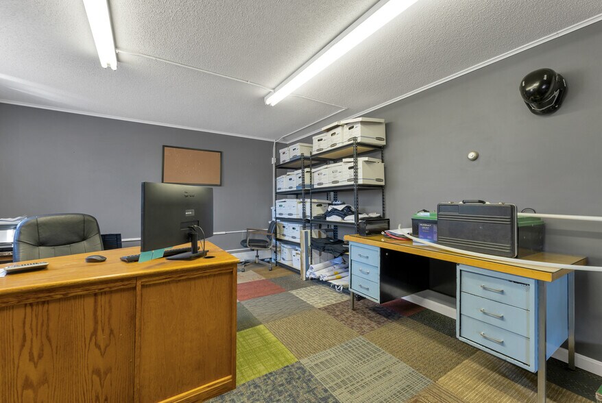 More Photos Of 55 Maynesboro St, Berlin Industrial For Sale