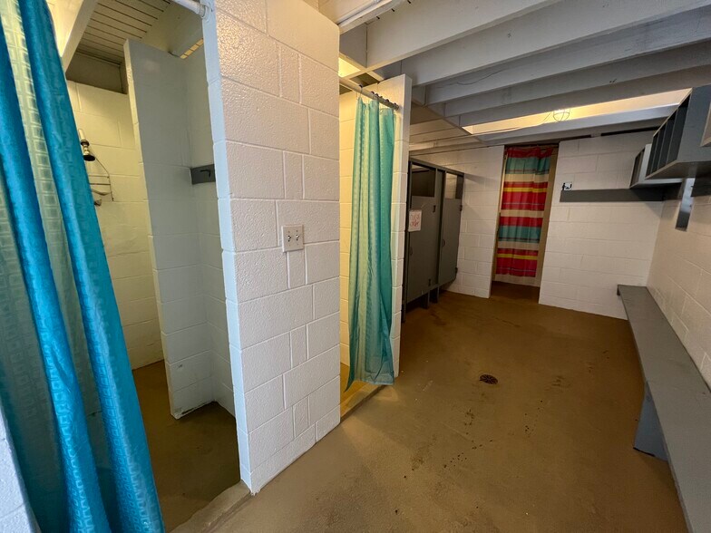 More Photos Of 1617 Shaver St, High Point Sports And Entertainment For Sale