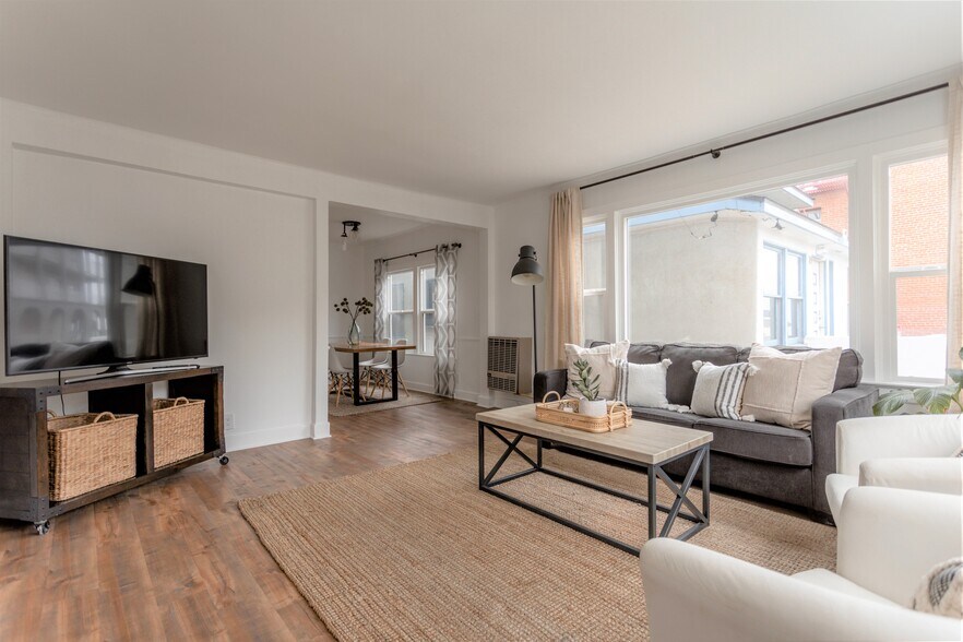 More Photos Of 20 Breeze Ave, Venice Apartments For Sale