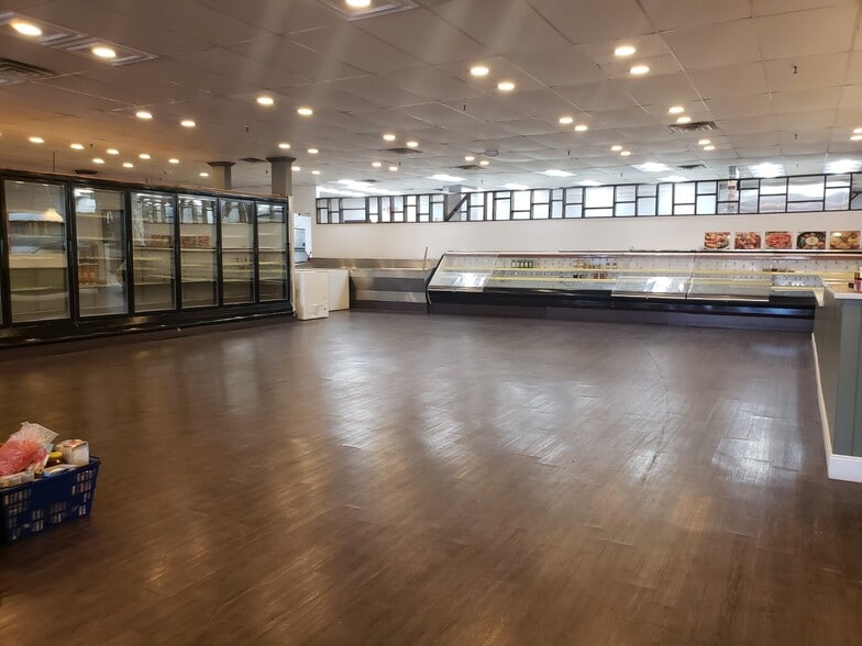 More Photos Of 130-142 Oakland Ave, Closter Office For Lease