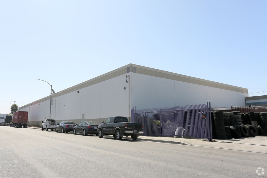 More Photos Of 2037 W 17th St, Long Beach Warehouse For Lease