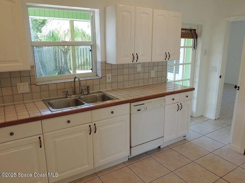 More Photos Of 206 4th Ave, Indialantic Office Residential For Sale