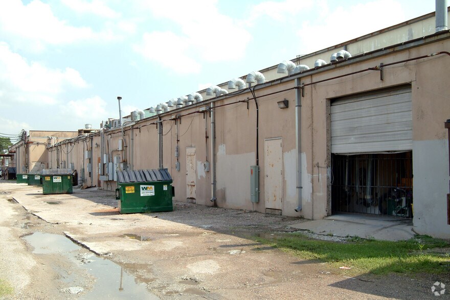 More Photos Of 800 Maxey Rd, Houston Unknown For Lease
