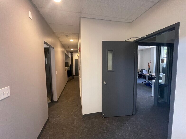 More Photos Of 360-366 Summer St, Somerville Loft Creative Space For Lease