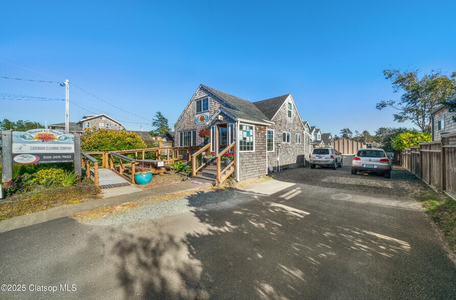 More Photos Of 186 Laneda Ave, Manzanita Storefront Retail Office For Sale