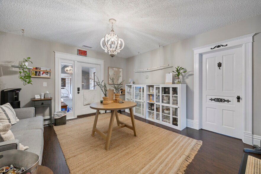 More Photos Of 121 N Washington St, Naperville Office For Lease