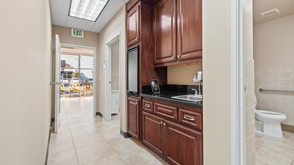 More Photos Of 1250 Mountain View Cir, Azusa Office For Sale
