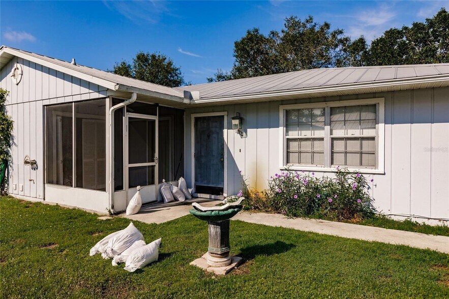 More Photos Of 1956 SE Cherry Dr, Arcadia Specialty For Sale