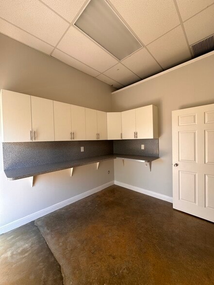 More Photos Of 5911 NW 173rd Dr, Hialeah Office For Lease
