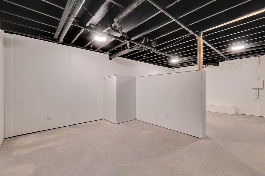 More Photos Of 900-906 2nd St, Sacramento Storefront For Lease