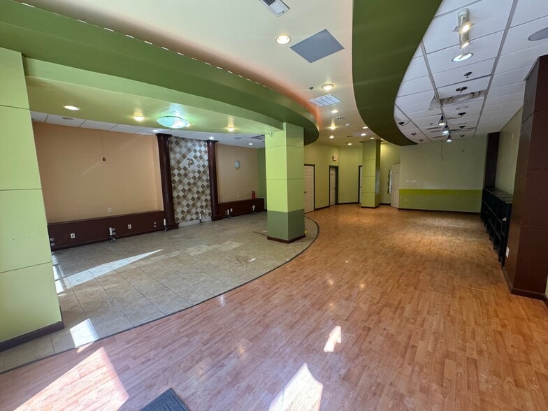 Primary Photo Of 2001 Hamilton St, Philadelphia Apartments For Lease