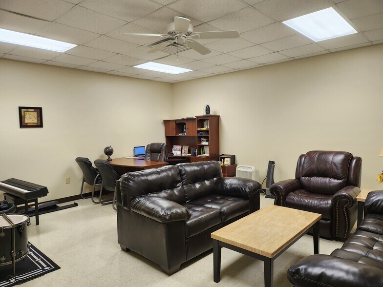 More Photos Of 712-722 Oliver Rd, Montgomery Light Distribution For Sale