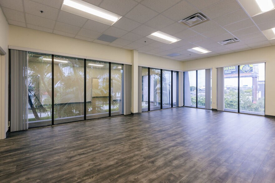 More Photos Of 2875 NW 77th Ave, Miami Warehouse For Lease