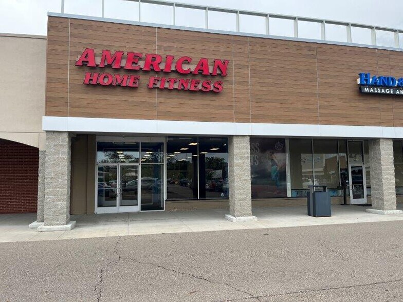 Primary Photo Of 215-229 N Maple Rd, Ann Arbor General Retail For Lease