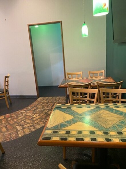 More Photos Of 5106 Old Bullard Rd, Tyler Restaurant For Lease