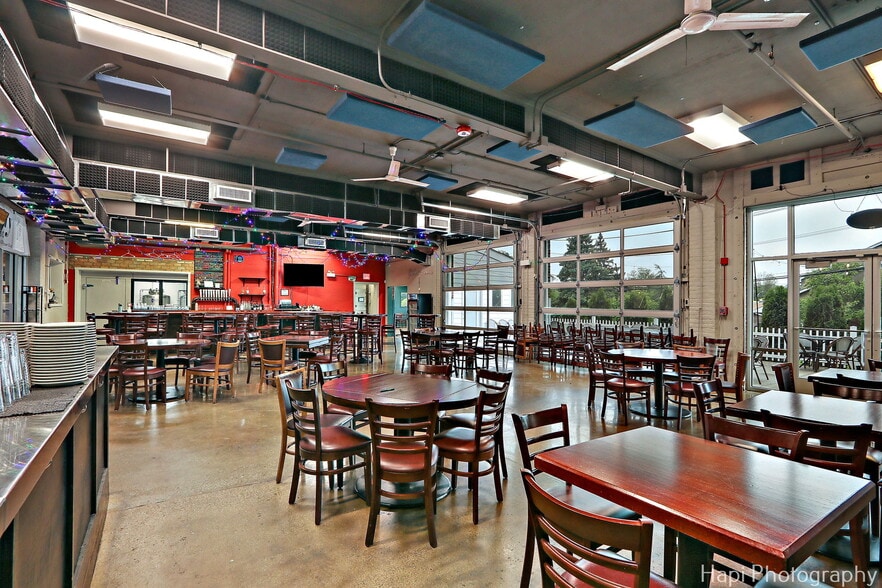 More Photos Of 169 N Seymour Ave, Mundelein Restaurant For Sale