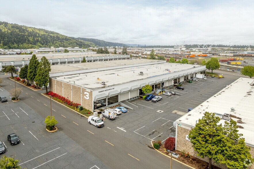 More Photos Of 3481-3499 NW Yeon Ave, Portland Warehouse For Lease