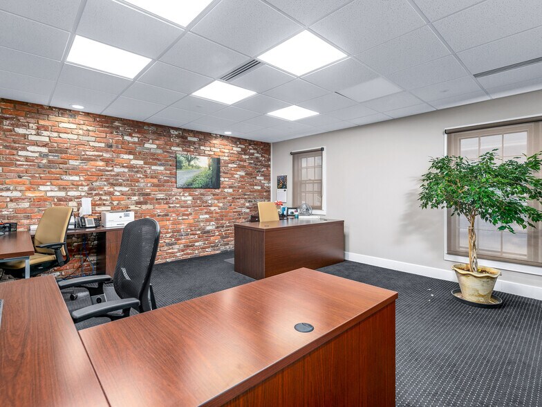 More Photos Of 5 Doctors Park, Asheville Medical For Lease