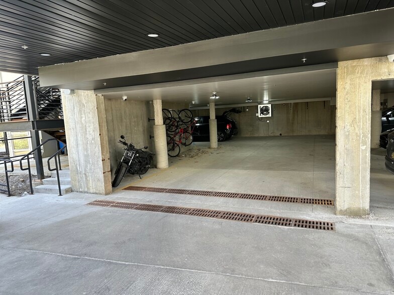 More Photos Of 911 South Main Street, Ann Arbor Apartments For Sale