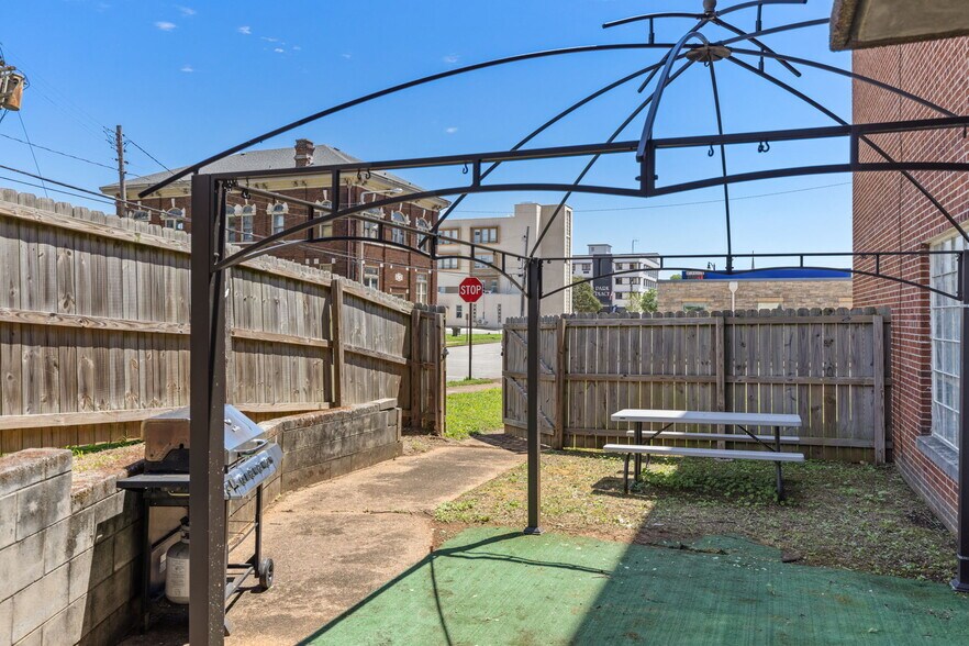 More Photos Of 419 N Raleigh Ave, Sheffield Specialty For Sale