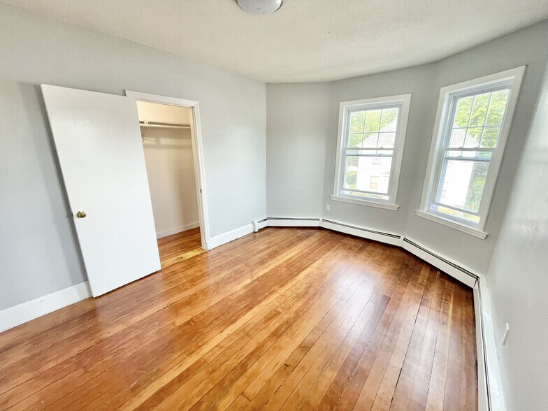 More Photos Of 87 Webster St, Haverhill Apartments For Sale