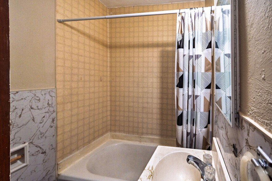 More Photos Of 404 10th St, Wheatland Apartments For Sale