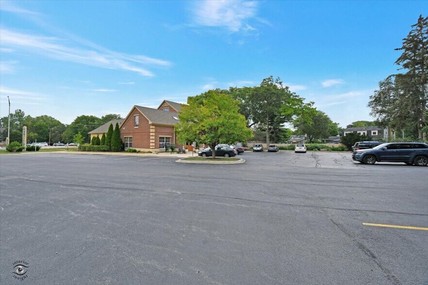 More Photos Of 1155 S Washington St, Naperville Loft Creative Space For Lease