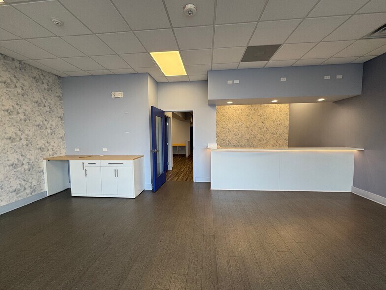 More Photos Of 1160 E Ogden Ave, Naperville Unknown For Lease