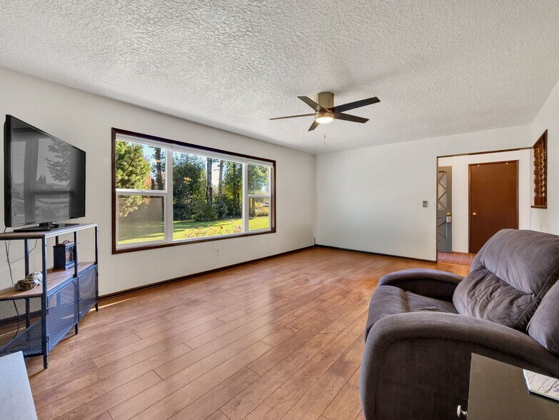 More Photos Of 44434 SE Coalman Rd, Sandy Light Manufacturing For Sale