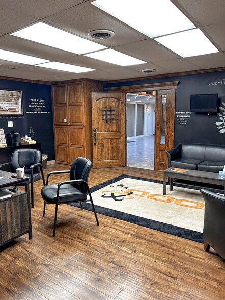 More Photos Of 5350 E 46th St, Tulsa Office For Lease