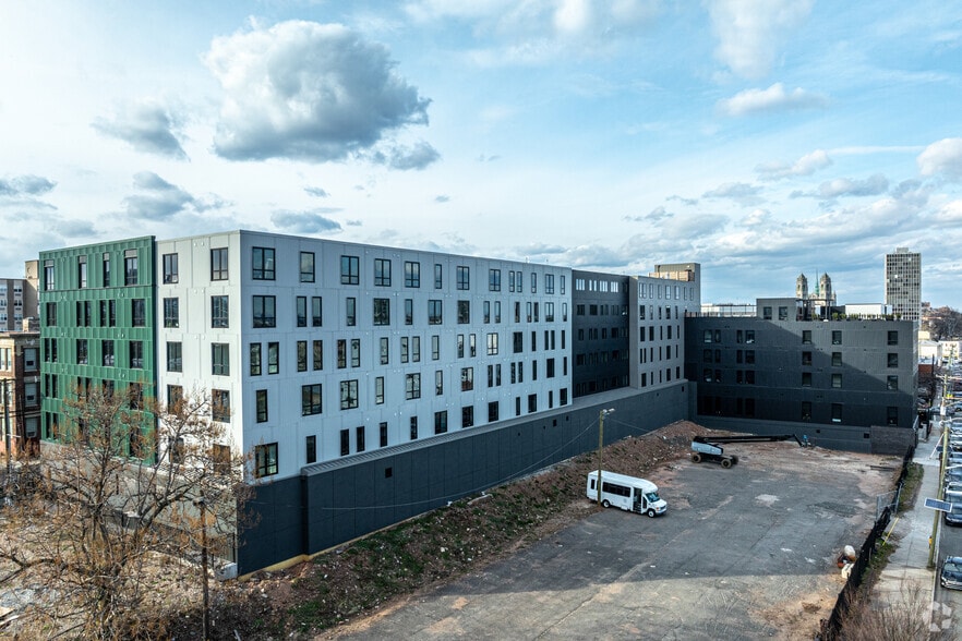 More Photos Of 58-84 Norfolk St, Newark Apartments For Lease