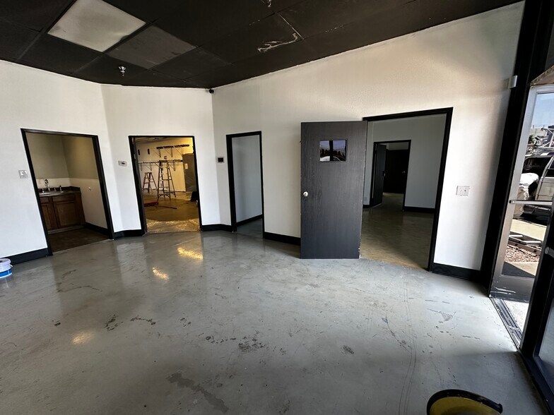 More Photos Of 4425 E Airport Dr, Ontario Light Manufacturing For Lease