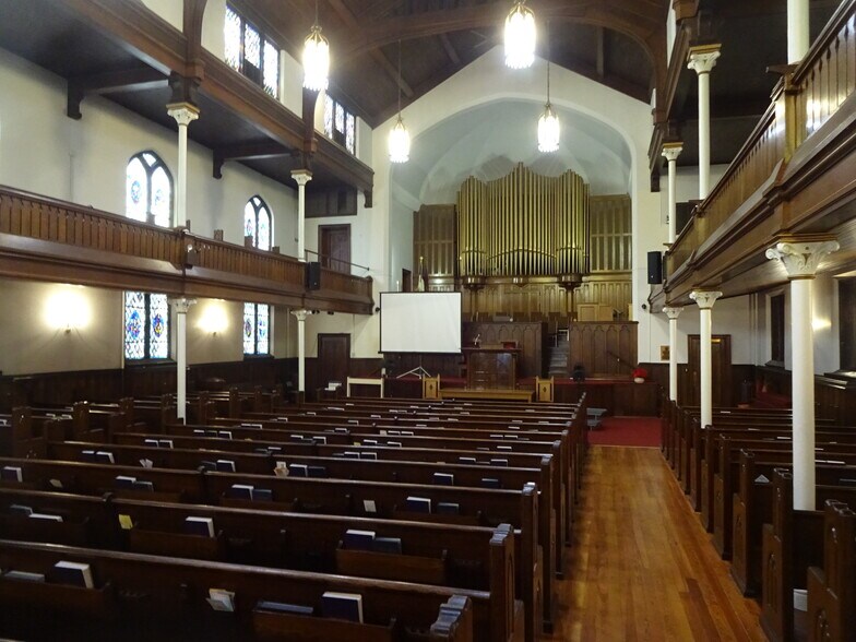 More Photos Of 317 Washington St W, Charleston Specialty For Sale