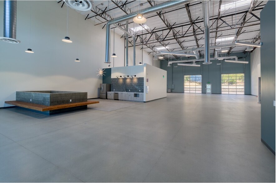 More Photos Of 2810 Caribou Ct, Carlsbad Warehouse For Lease