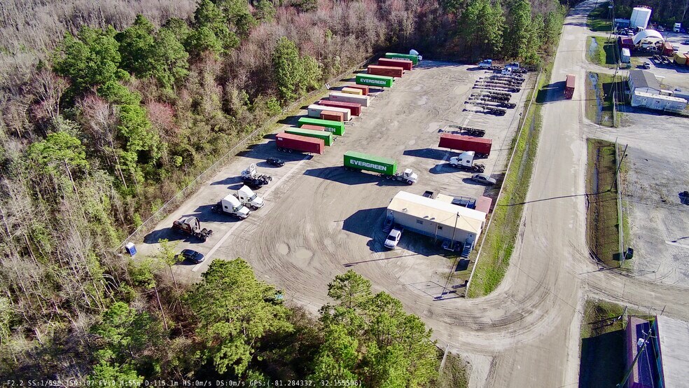 More Photos Of 210 Demott Dr, Bloomingdale Land For Lease