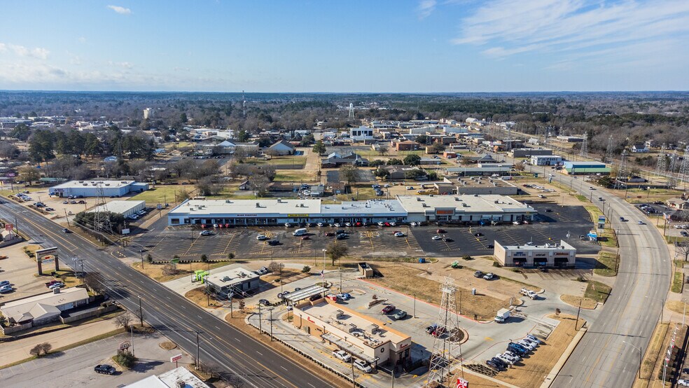 More Photos Of 98-110 Midtown Dr, Kilgore Unknown For Lease