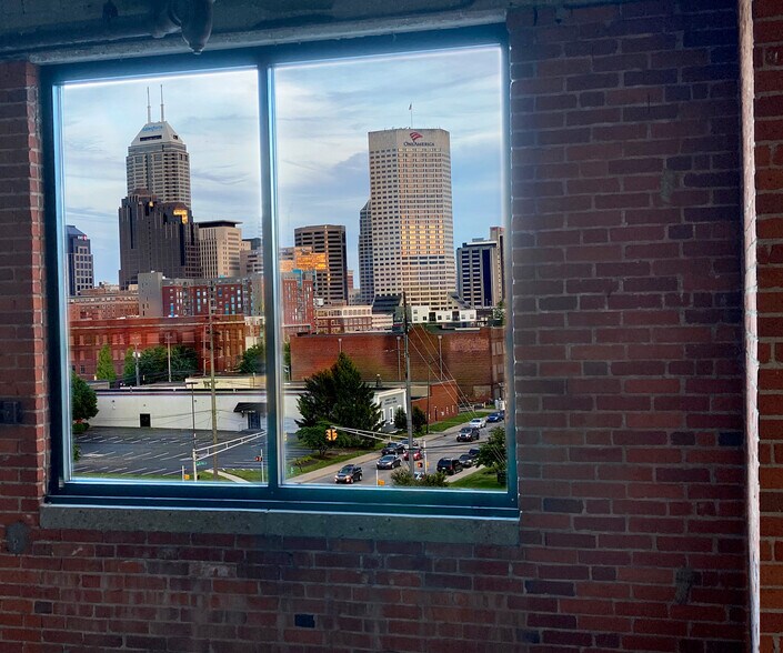 More Photos Of 846 N Senate Ave, Indianapolis Office For Lease