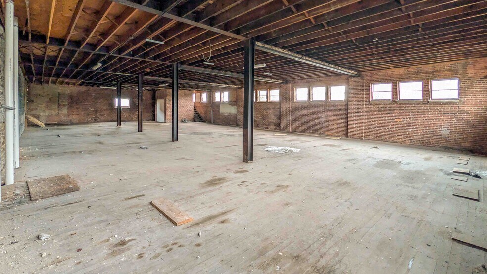 More Photos Of 301 W Water St, Sandusky Restaurant For Sale
