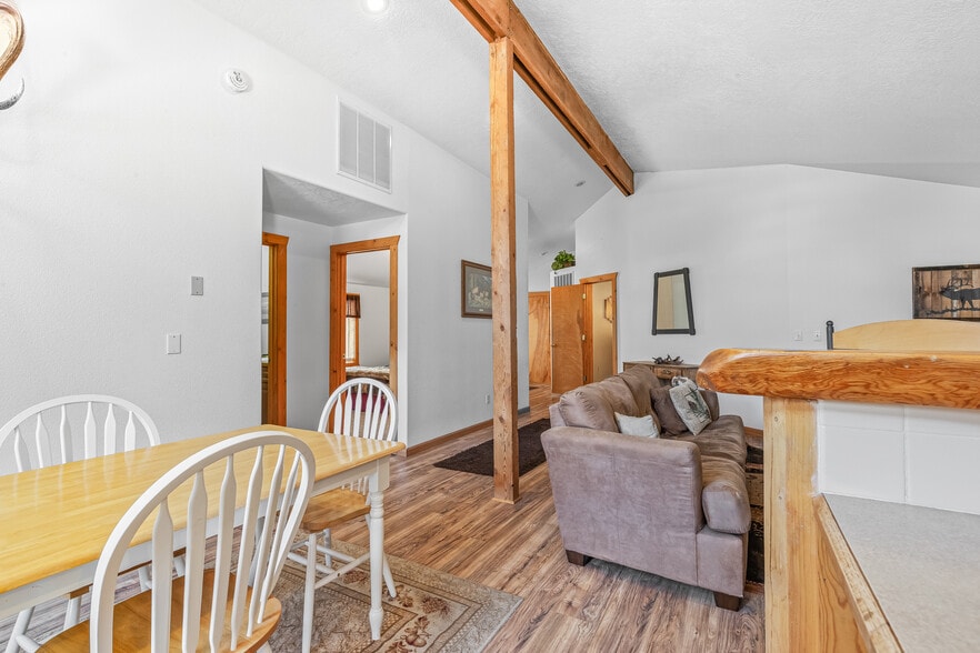 More Photos Of 302 Berger St, Riggins Apartments For Sale