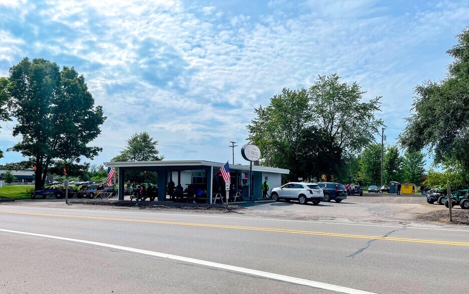 More Photos Of 2120 S Milford Rd, Highland Freestanding For Sale