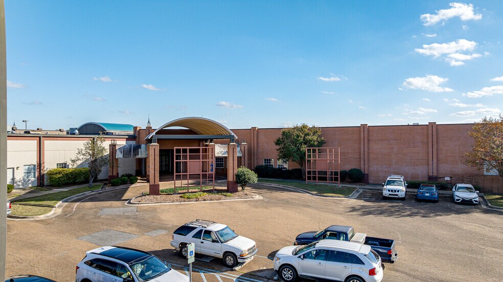 More Photos Of 102 Thomas Rd, West Monroe Medical For Sale