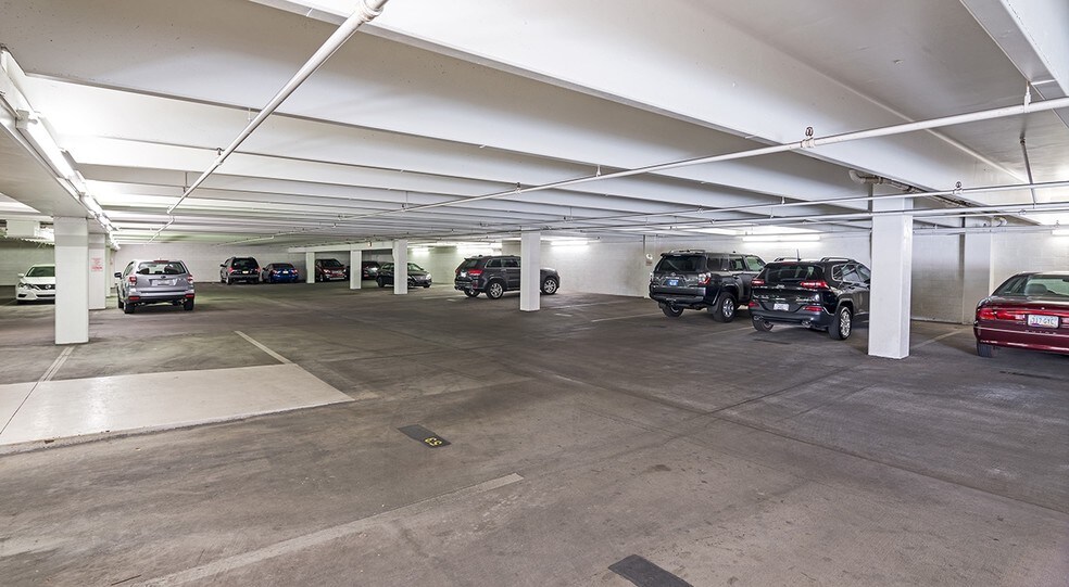 More Photos Of 1550 E Missouri Ave, Phoenix Office For Sale