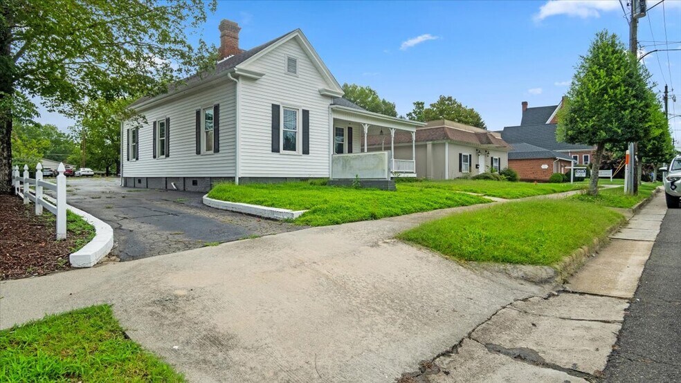 More Photos Of 109 Gilliam St, Oxford Medical For Lease