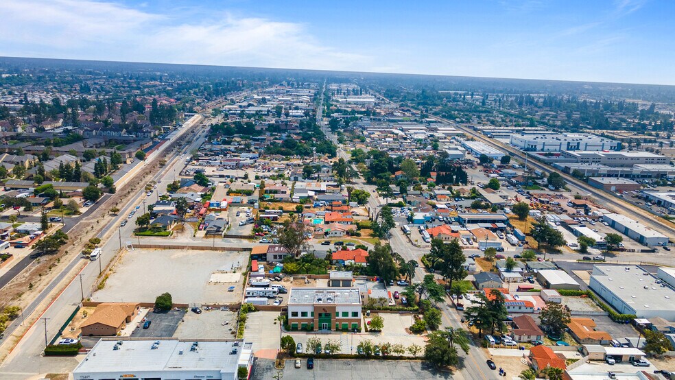 More Photos Of 1945 W 9th St, Upland Loft Creative Space For Sale