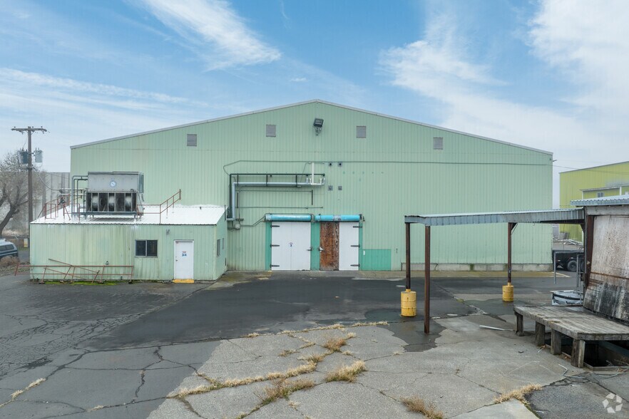 More Photos Of 408 Russell St, Milton-Freewater Warehouse For Lease