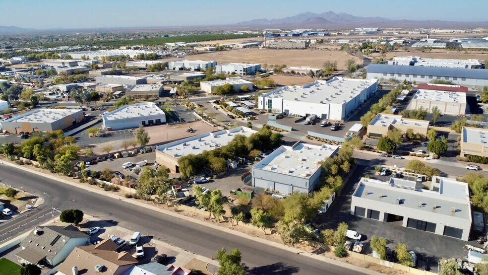 More Photos Of 4821 E Indigo St, Mesa Distribution For Sale